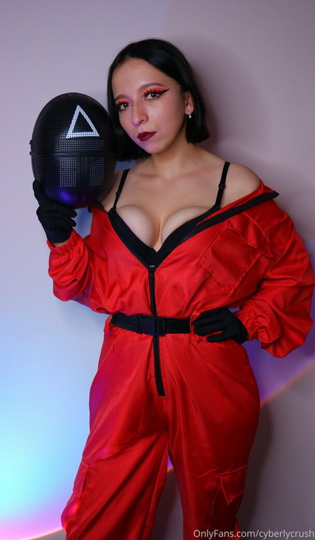 CyberlyCrush pornstar nude pics