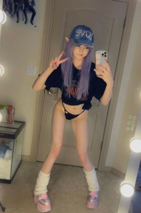 Strawberrymillk hot model img