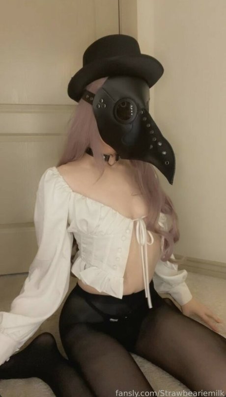 Strawberrymillk sexy actress image