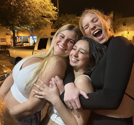 Shea O model exclusive photo