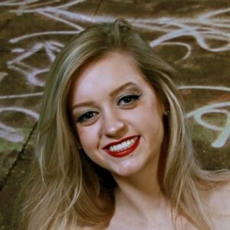 Cali Skye model nice picture