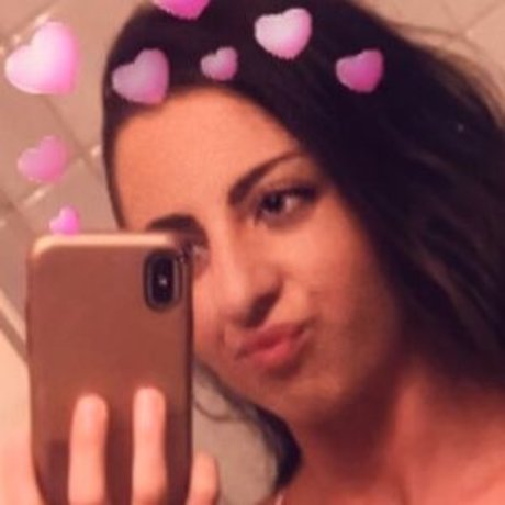 Rene Miller naked actress picture