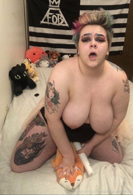 mainsqueez3free naked model photos