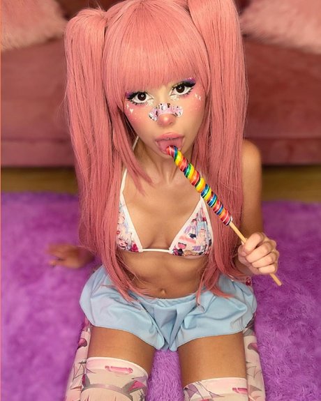 Nikki Barlowe pornstar pretty pictures