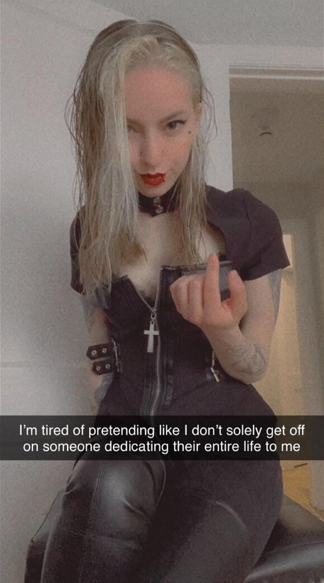 violets cabaret perfect model photos