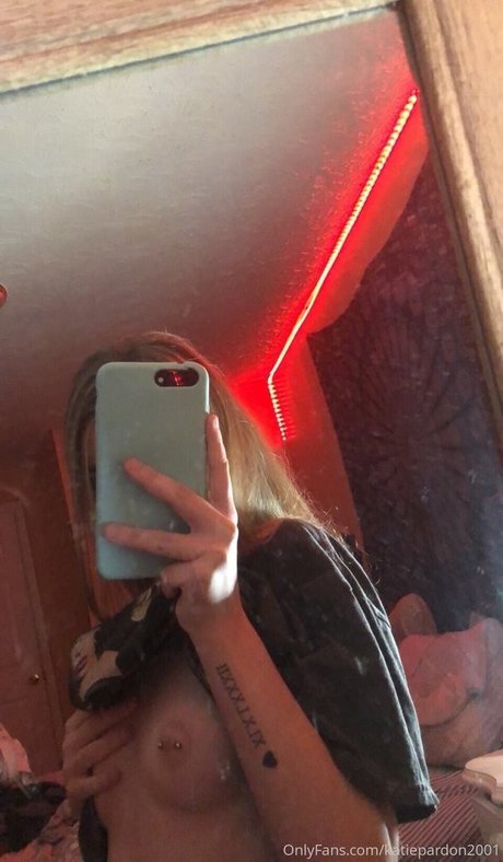 Katie Pardon star beautiful picture