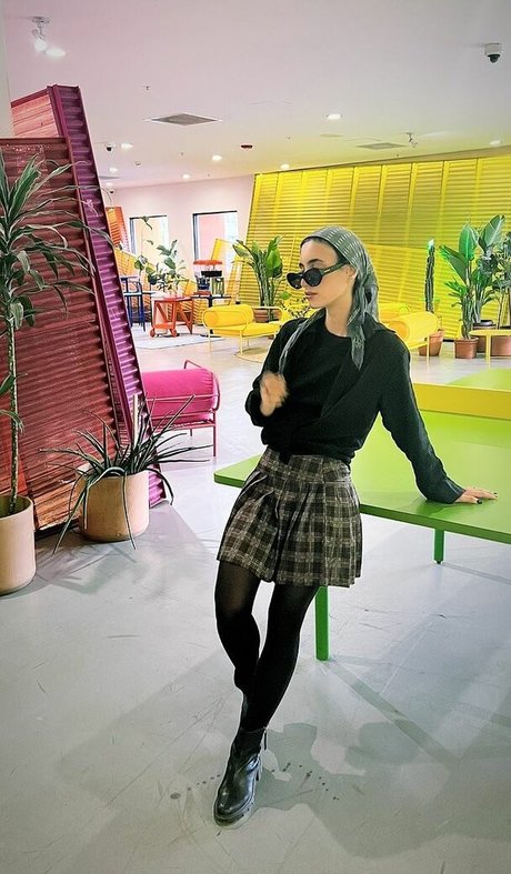 Sher Arar free pornstar images