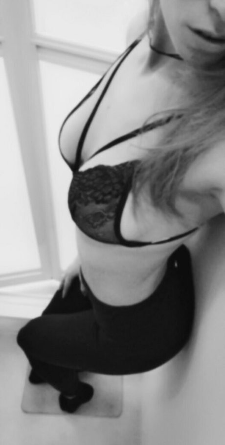 Evaveil pornstar exclusive picture