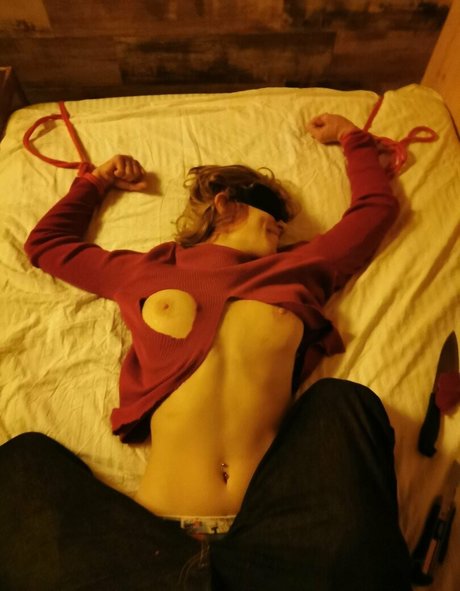 Evaveil model erotic photos