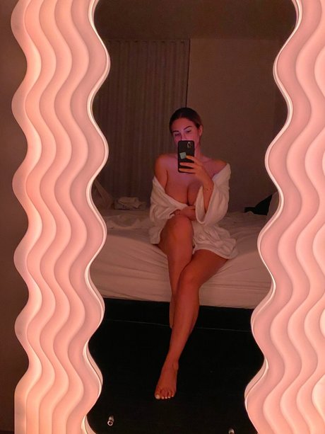 Lauren Pisciotta nude model image