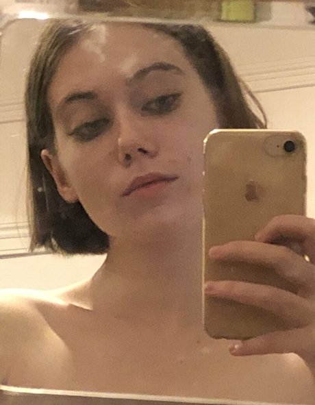 Clamgirl naked star pic