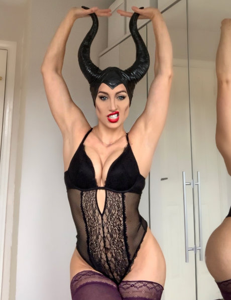 Lisa Mason model pic