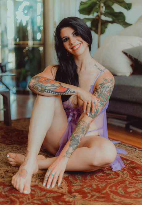 Thatsoraven95 art model archive