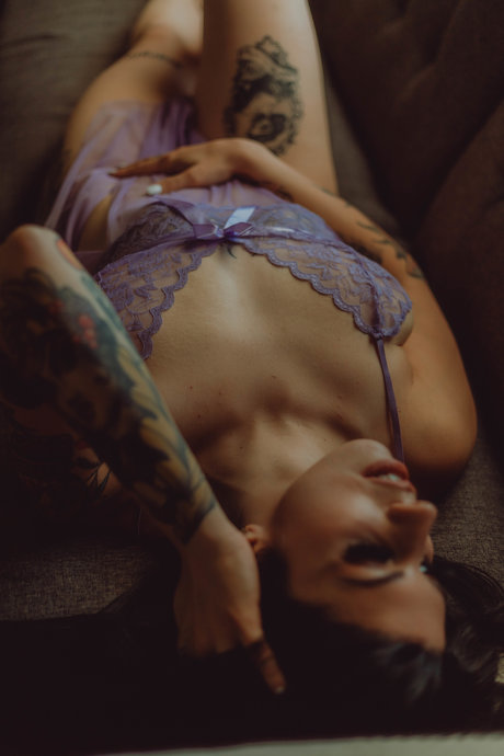 Thatsoraven95 naked model picture