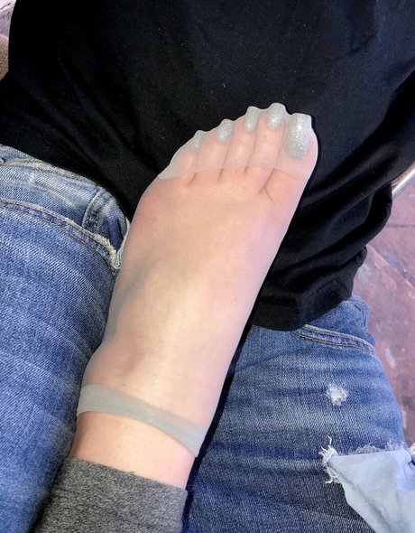 Goddess Miiaa porn model archive