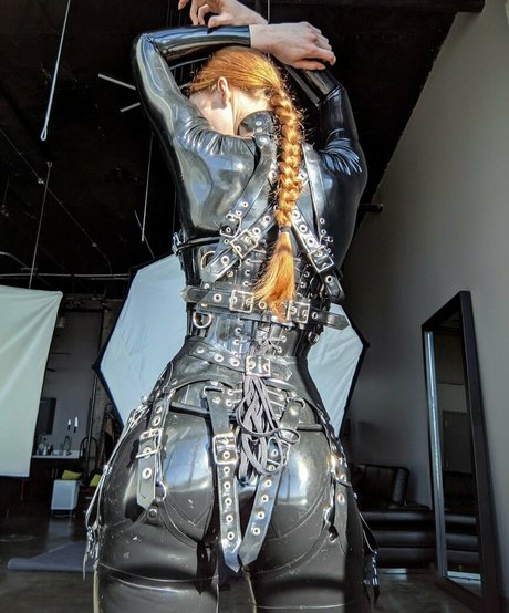 Mdollbot xxx star photos