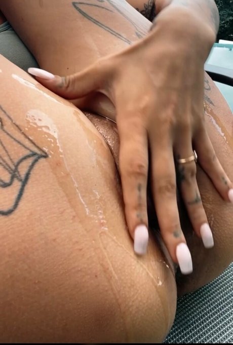 Latisha Blesk model perfect img