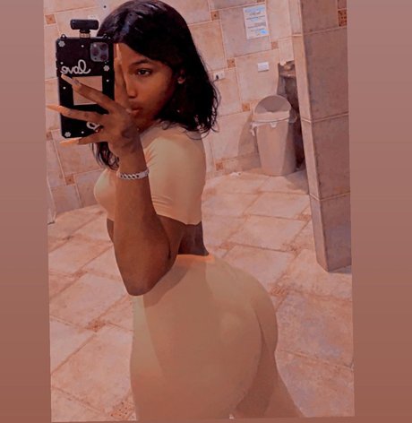 Sarabanks_ pornstar nude img