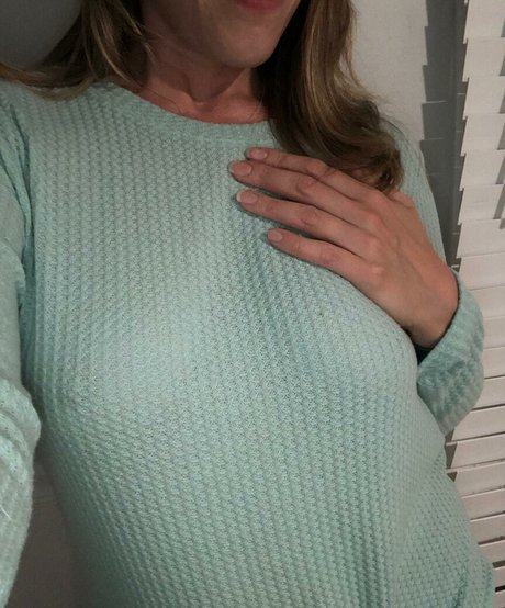 Emily Sequoia star hd archive