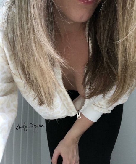 Emily Sequoia pornstar erotic pictures