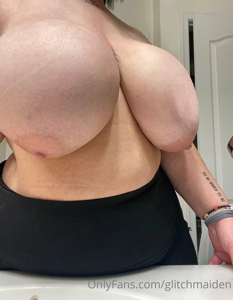 Glitchmaiden porn model gallery