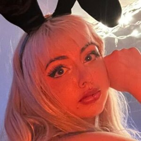 moon faae model nude photos