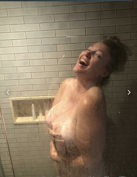 Moncheritime model naked pic