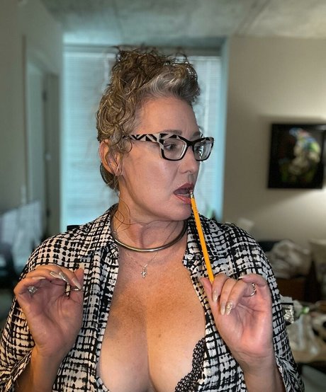 Moncheritime naked star pictures