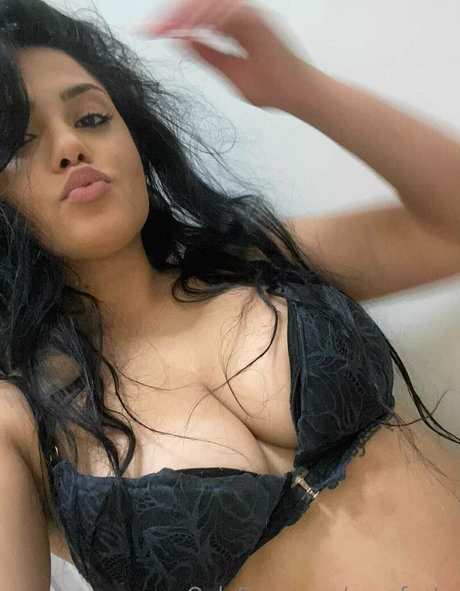 sovapopx erotic actress image