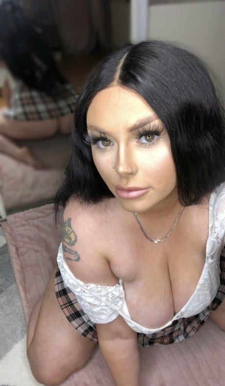 antoniagrahamx nude model photos