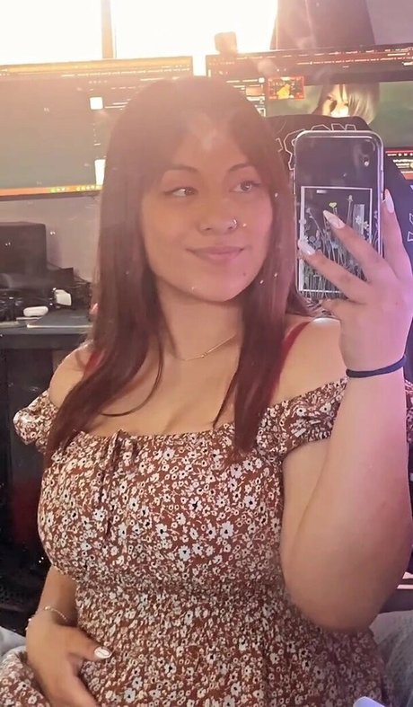 Chao Perkovich hot actress img