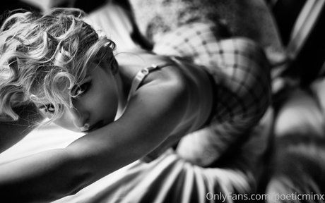 poeticminx model adult pictures