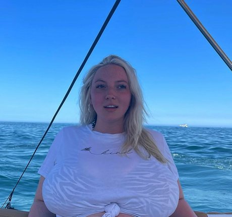 Shona Colson model top photos