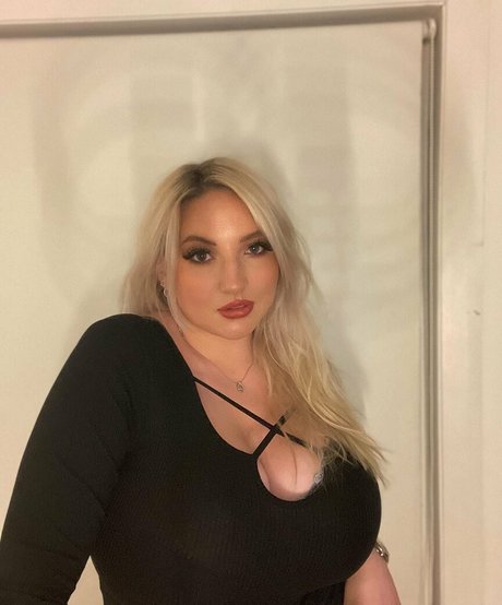 Shona Colson model top picture