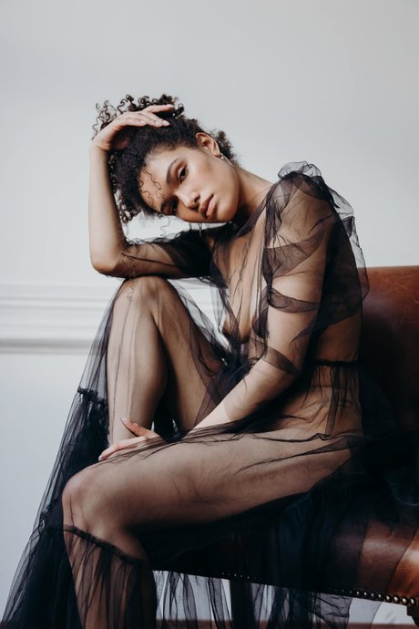 Bebetendre star exclusive photos