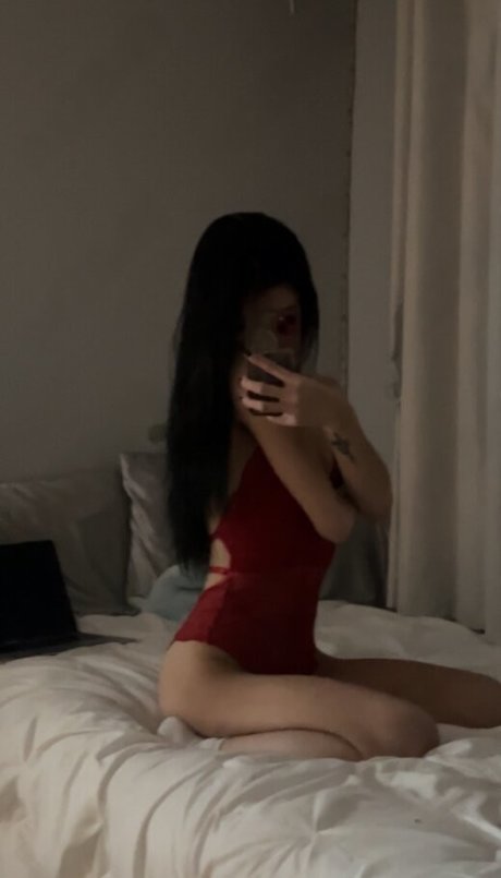 surelynotsi model adult gallery