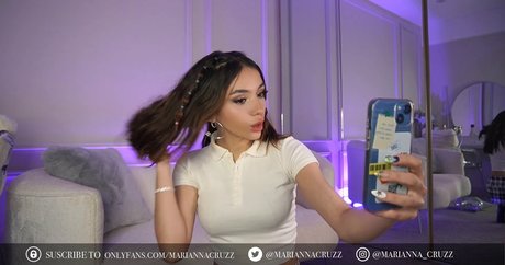 Mariannacruzz star porn pictures