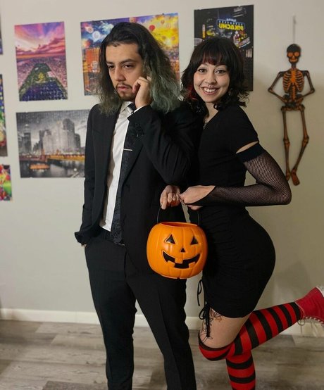 its julieee_ exclusive star pictures