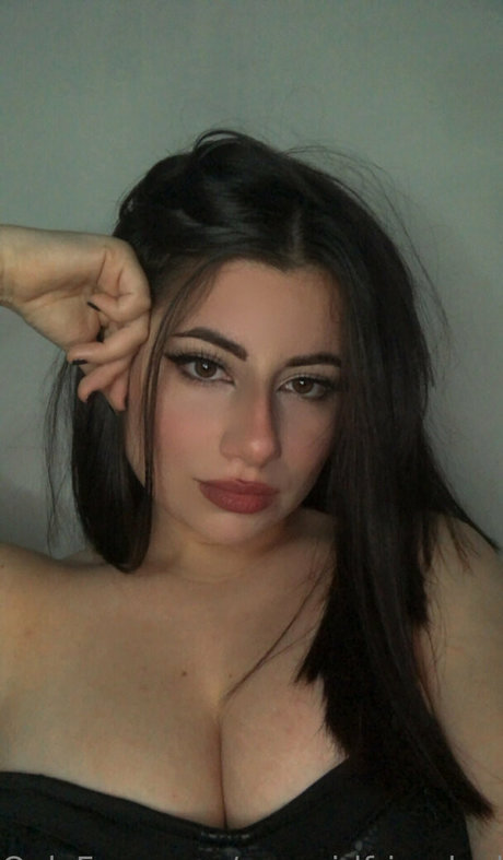 yourgirlfriendval beautiful pornstar pic