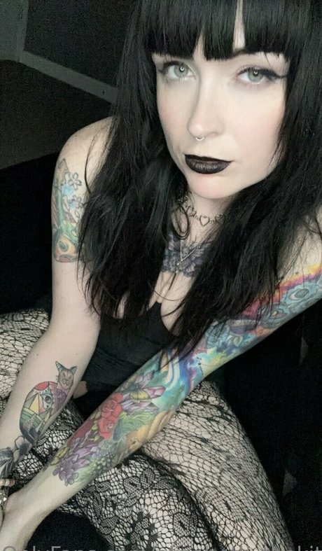 elizabeth thekitten hot star image