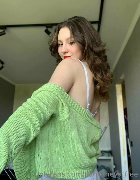 dari heeeys erotic model image