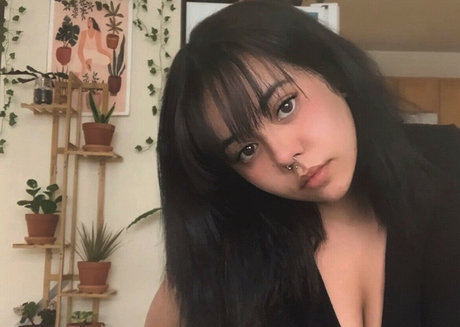 trappedbydecayingearth sexy star photos