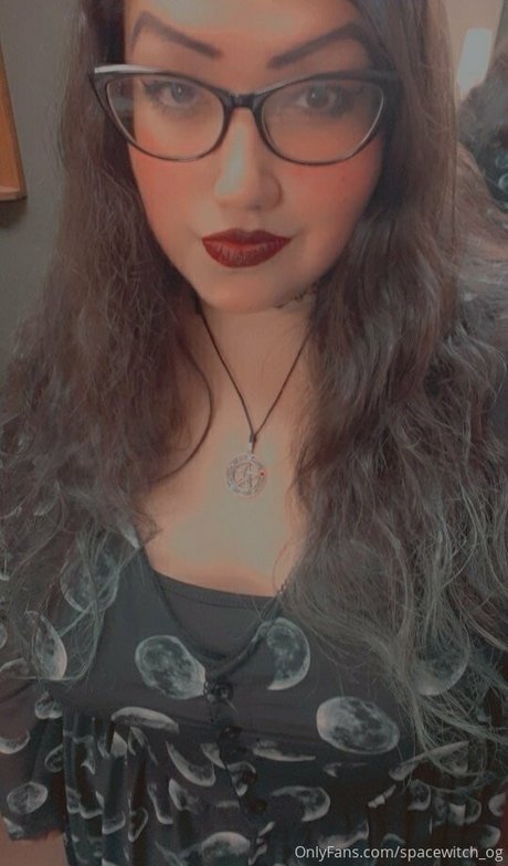 spacevvitch666 beautiful model pic