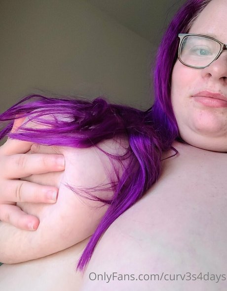 curv3s4days star nudes picture