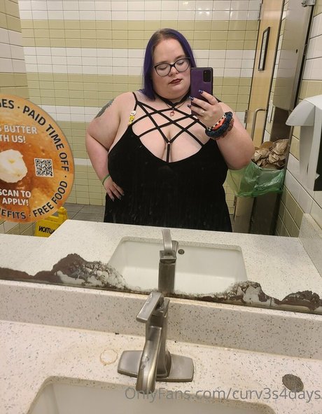 curv3s4days star gallery