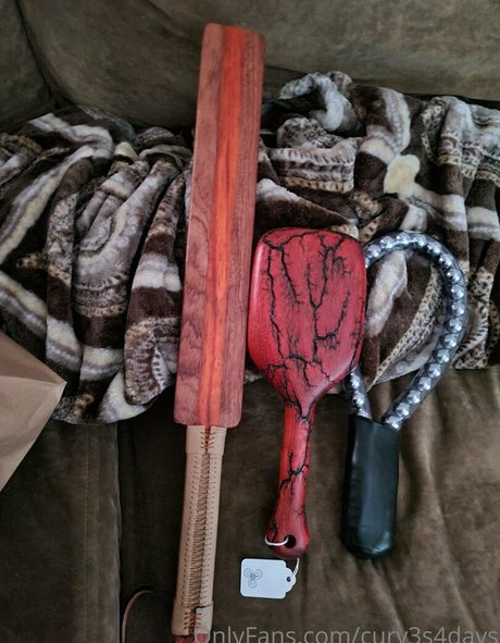 curv3s4days model adult pics