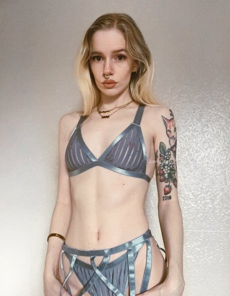 queengem__ model erotic pictures