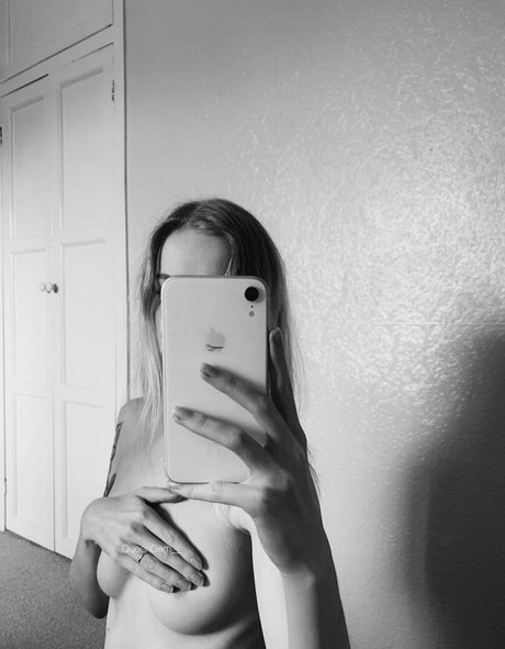 queengem__ high quality model archive