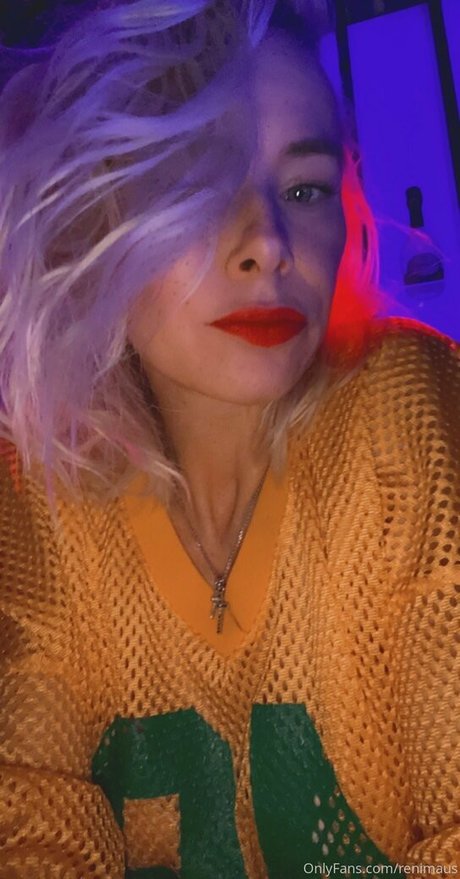 loveislove01 star exclusive galleries