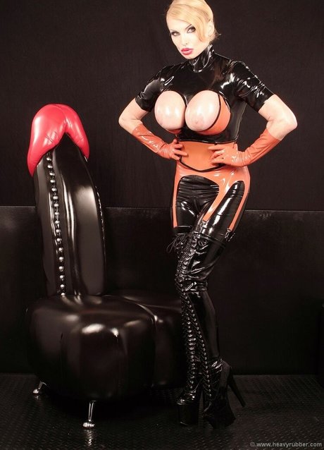 Latex Fetish pretty model pictures